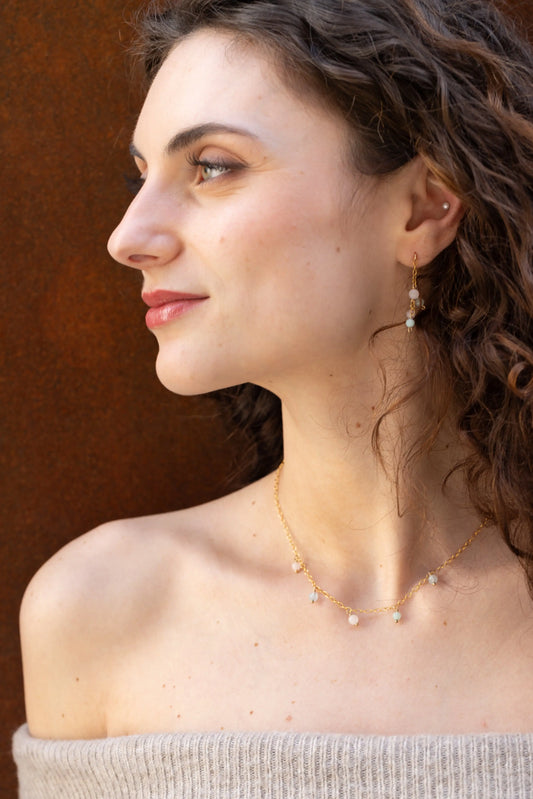 Collier Goji coloré été porté