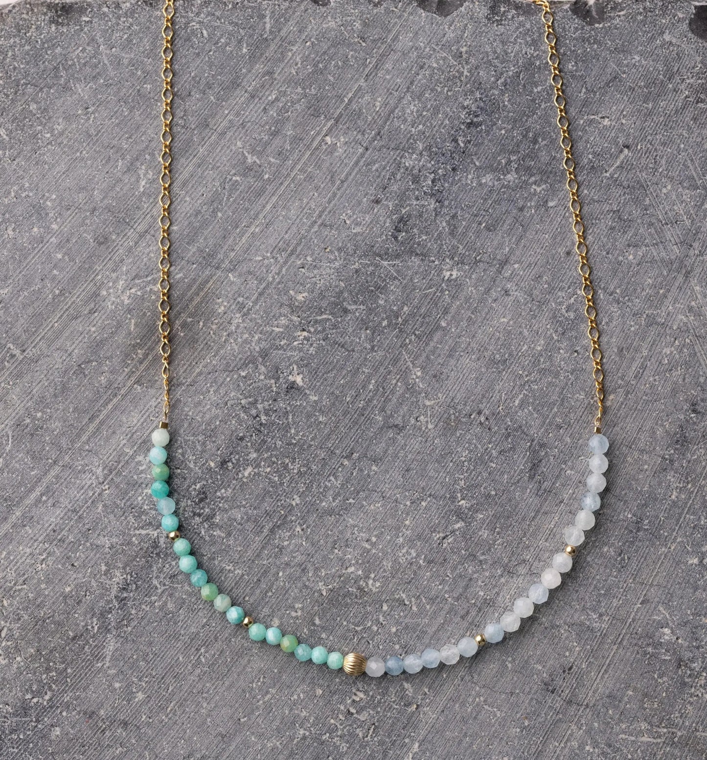 Collier Mermaid Water de près