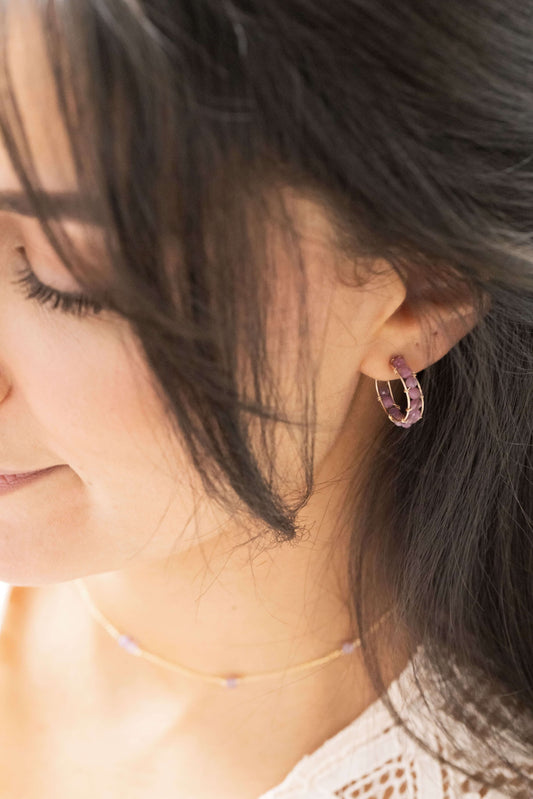 mini créoles rubis gold filled portées