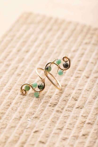 Bague originale en émeraude et rubis zoïsite