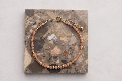 Bracelet en Pierre de soleil d.or.é.mi