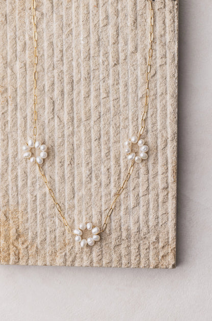 Collier en perles d'eau douce élégant