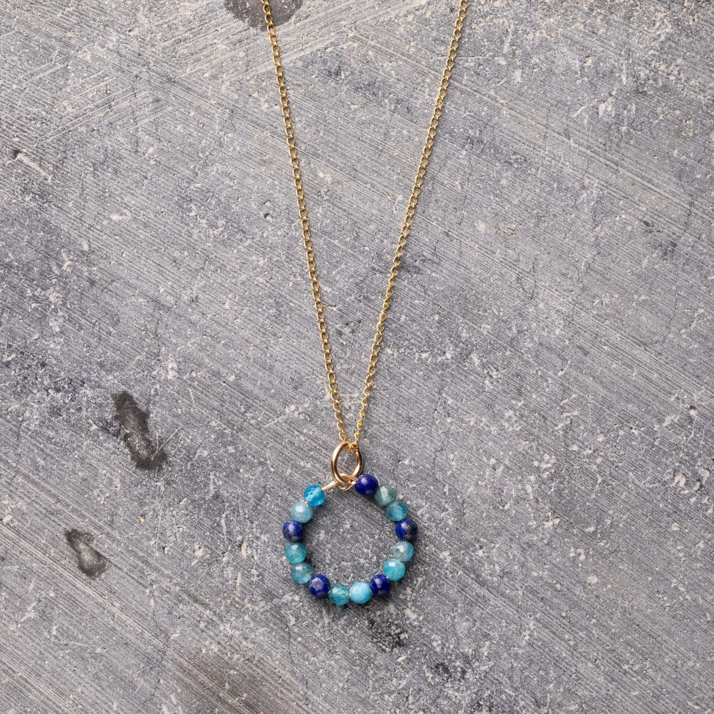 Collier Sahara - Apatite et Lapis lazuli d.or.é.mi