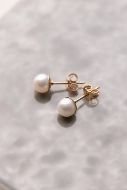 Puces en perles d'eau douce d.or.é.mi