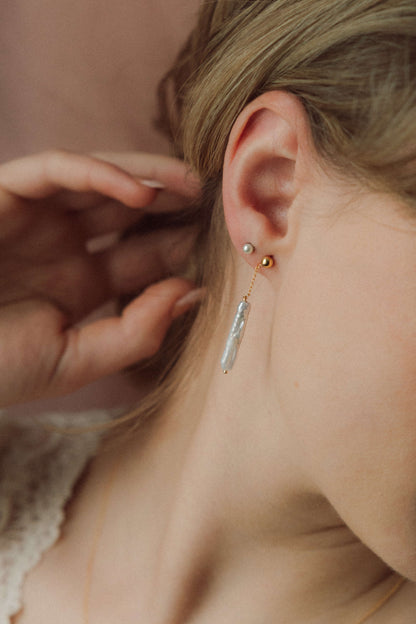 Boucles d'oreilles pendantes en nacre d.or.é.mi